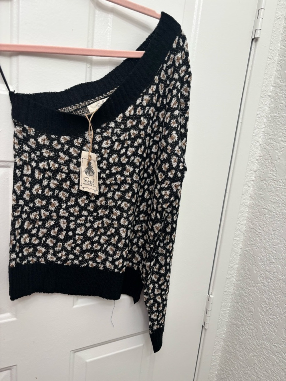 easel Black Off-the-Shoulder Leopard-Print Sweater with Cream and Brown Accents